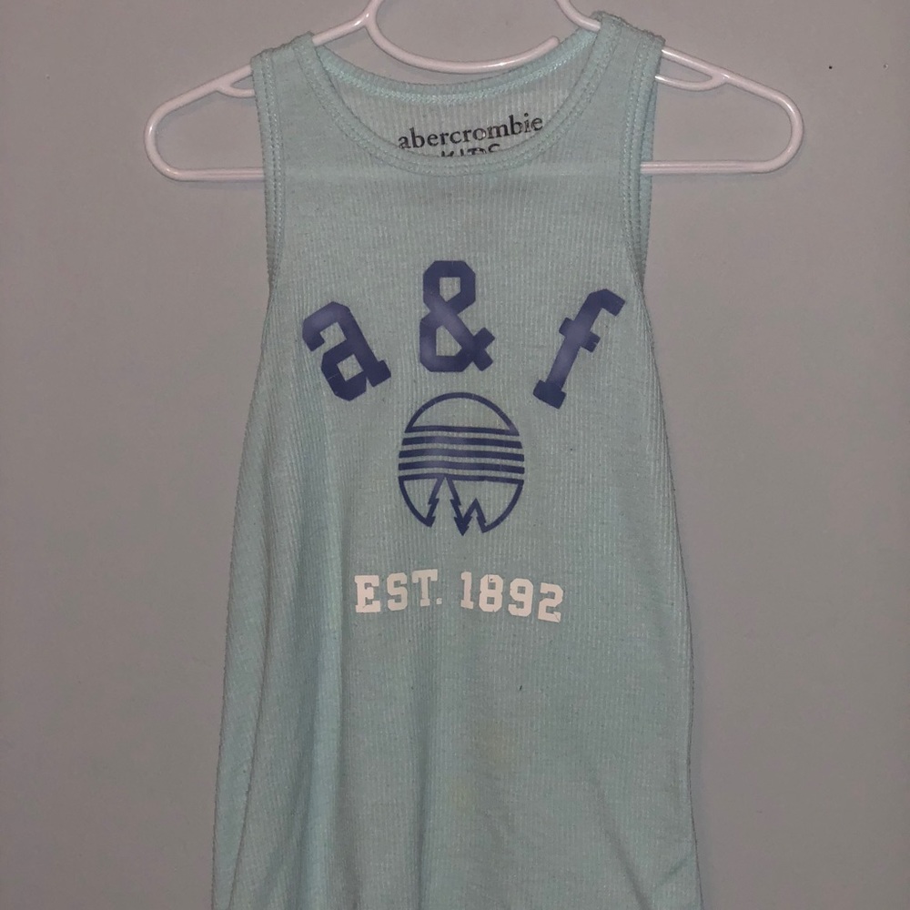 Tank top/ met your posher, Emma